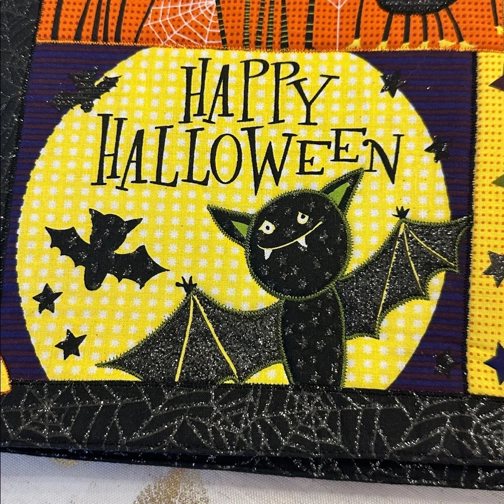 Kohl’s Happy Halloween cloth placemats set of 2 17 1/2 x 13 1/4inch NWT quilted